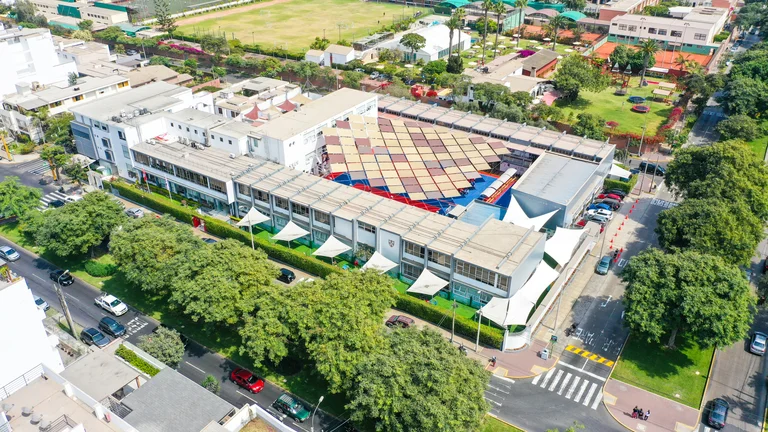 New campus in La Aurora